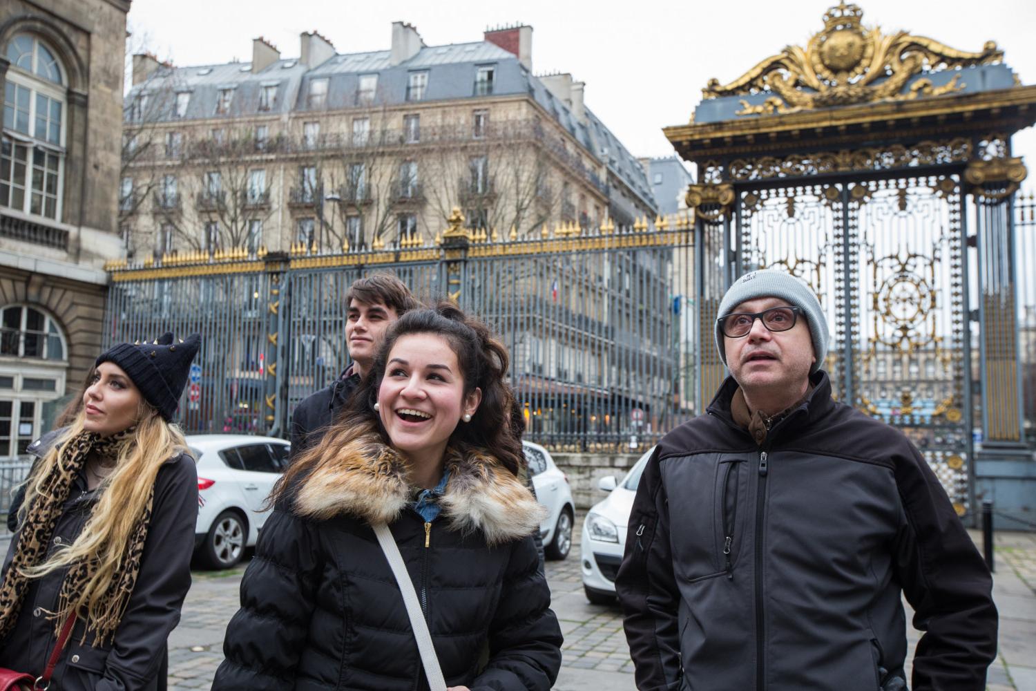 <a href='http://pl.vmlsource.com'>全球十大赌钱排行app</a>学院法语教授Pascal Rollet带领学生们到巴黎游学.